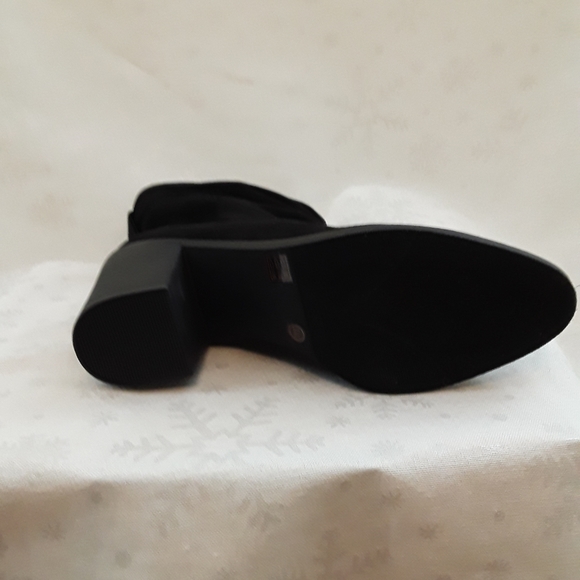 CL by Laundry ankle boots in black w/ snap design - Picture 4 of 4